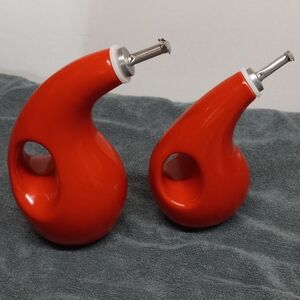 Oil and vinegar decanter set